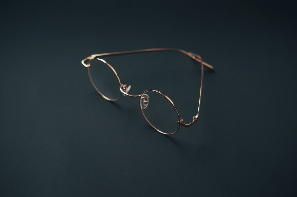 glasses-g08d8fce61_1280