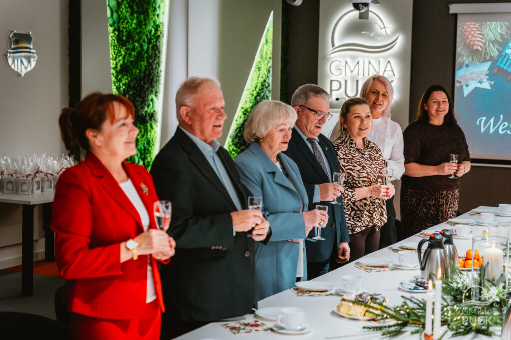 Spotkanie Wigilijne Emerytów Urzędu Gminy (12 z 28)