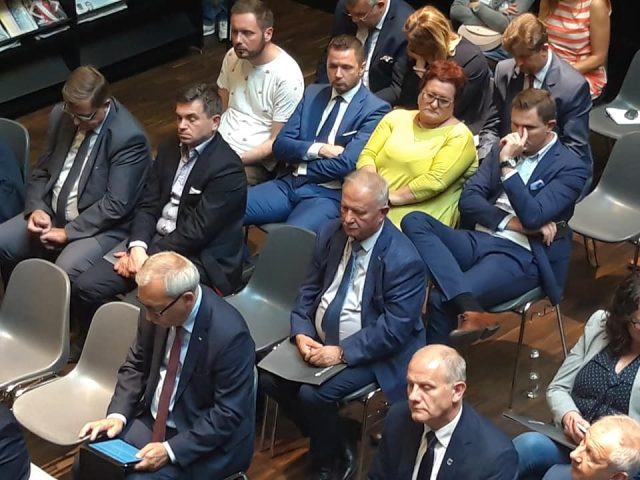 69741351_1343563475798983_5684472048995270656_n