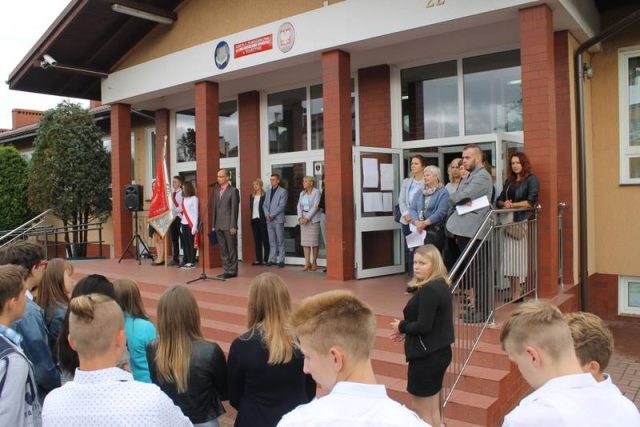 foto Szkoła Podstawowa im. Władysława Konefki w Starzynie.