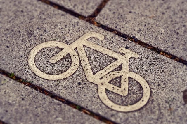 cycle-path-3444914_1280