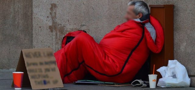 homeless-man-833017_960_720