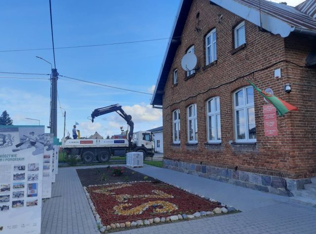 Grafika dekoracyjna - remont dachu Muzeum Sportu Wiejskiego w Łebczu