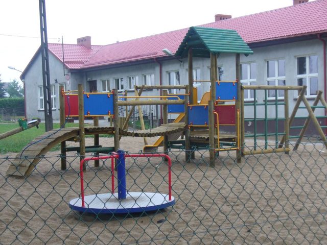 plac zabaw Celbowo 004