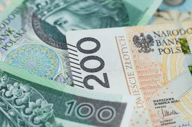 polish-banknotes-close-up